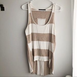 Sleeveless white/tan top